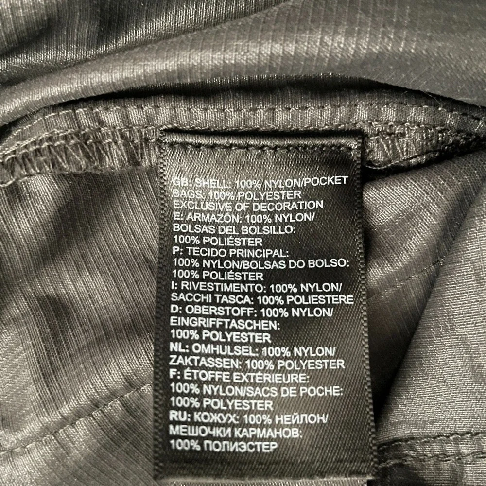 The North Face Mens 36 Dark‎ Gray Cargo Shorts Hiking Outdoor Adventure